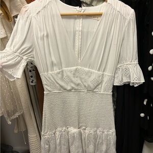 Stevie May adorable white v-neck mini dress. Size XS (fits like a size 2-4)